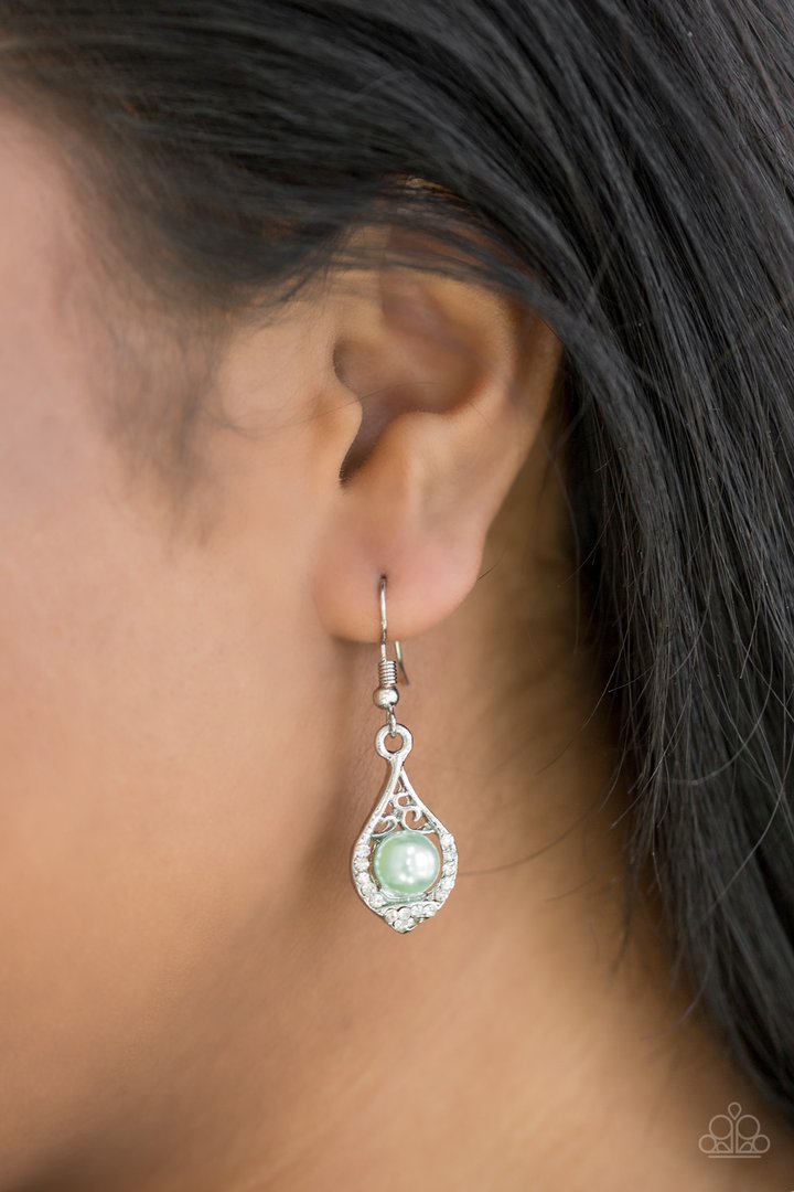 Westminster Waltz Green Pearl Paparazzi