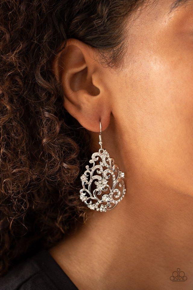 Winter Garden - White Rhinestone Paparazzi